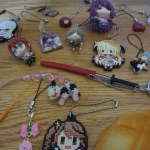🎒3 RANDOM KEYCHAINS🎒 mystery bag